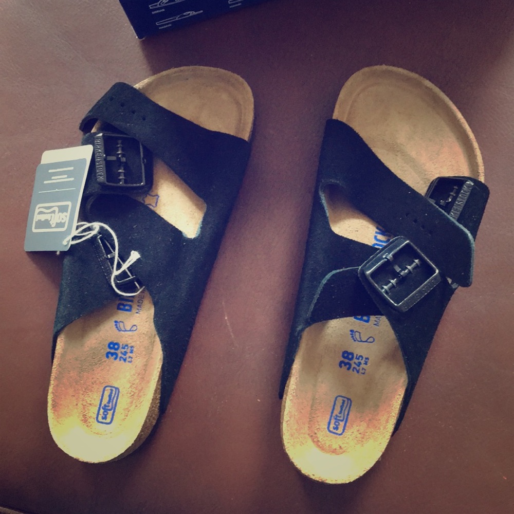 NWT Black Arizona Birkenstocks